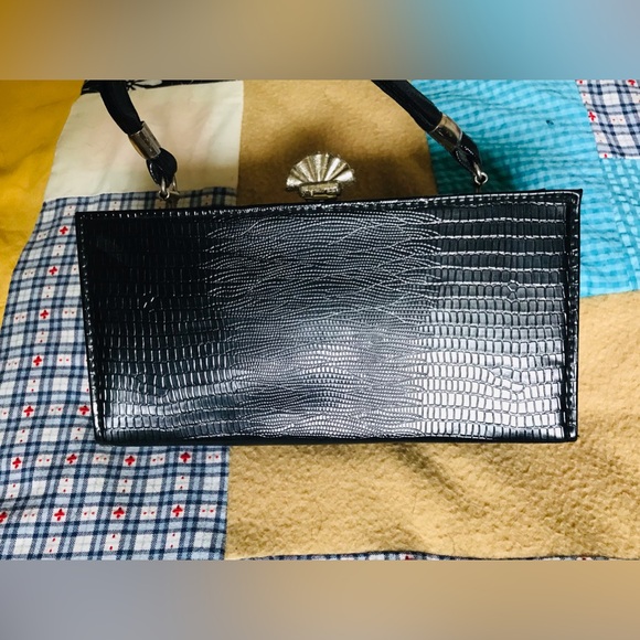 Vintage Little Black Bag with silver hardware & Shell clasp.  Made in USA - Picture 4 of 16